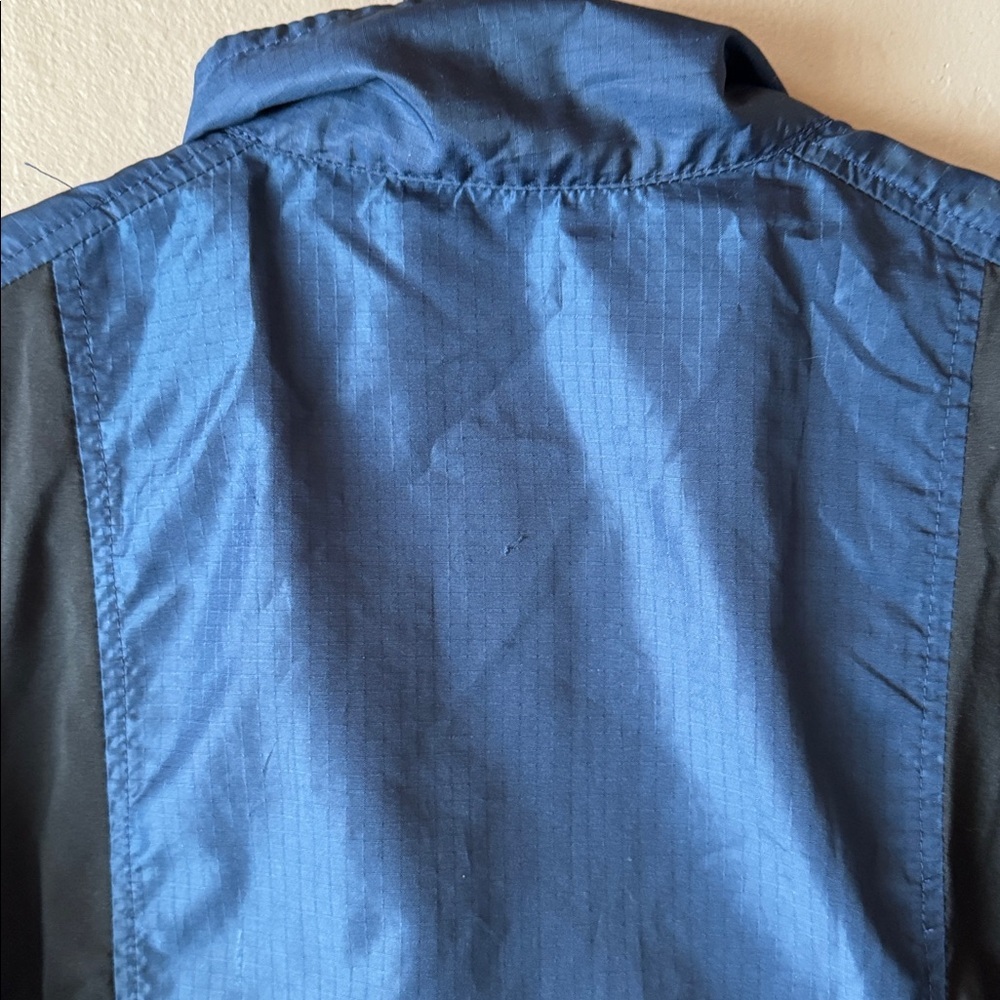 Vintage MEC 1/4 Zip Windbreaker - Picture 5 of 11